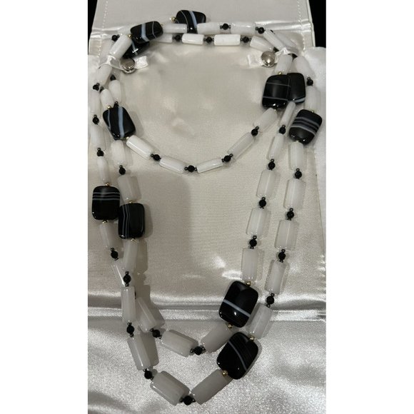 Facets 5th Avenue Glass Bead Necklace Black & White - Picture 3 of 9